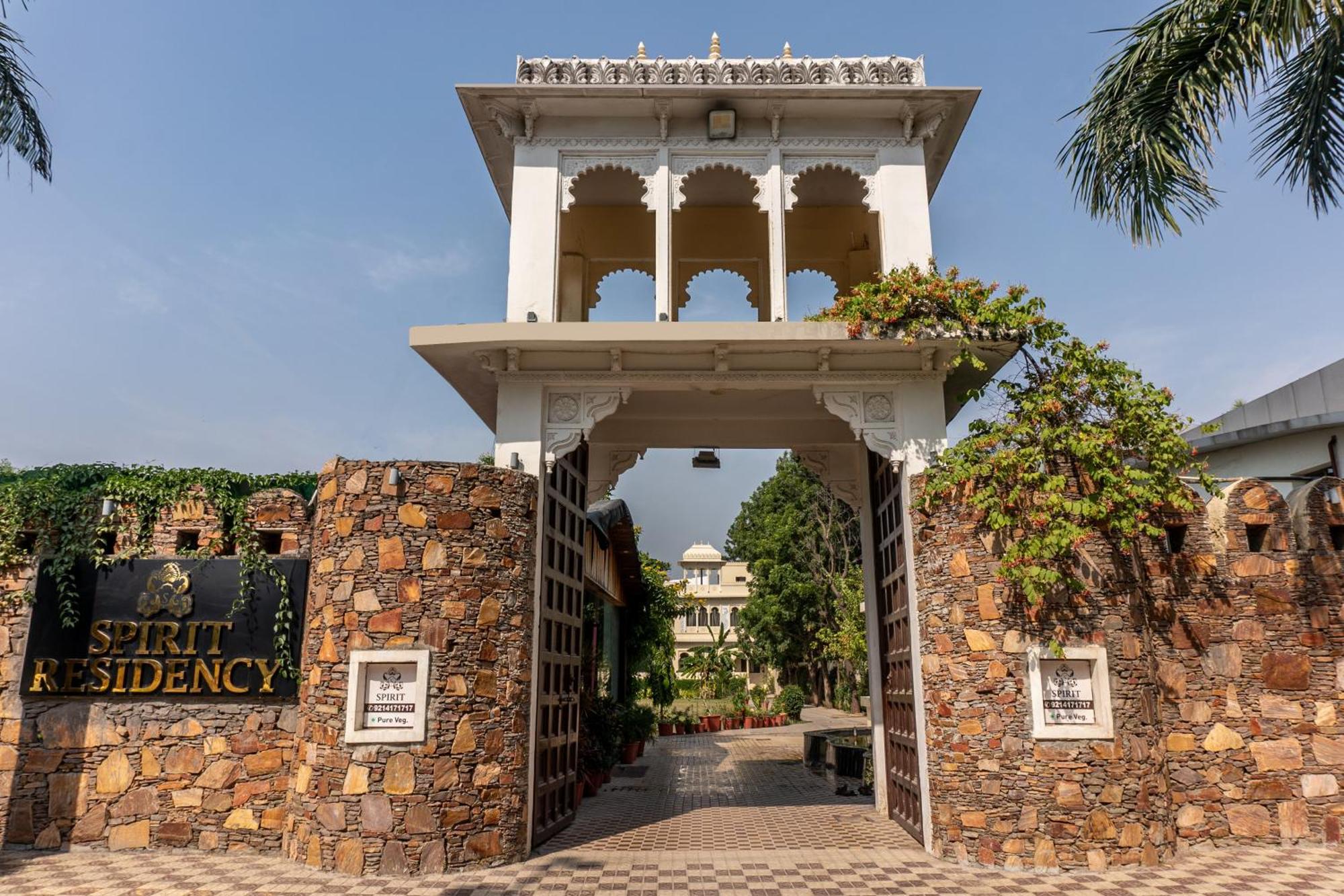 Treebo Spirit Residency Hotel Udaipur Bagian luar foto