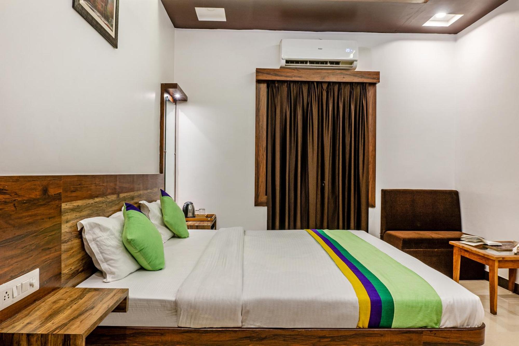 Treebo Spirit Residency Hotel Udaipur Bagian luar foto