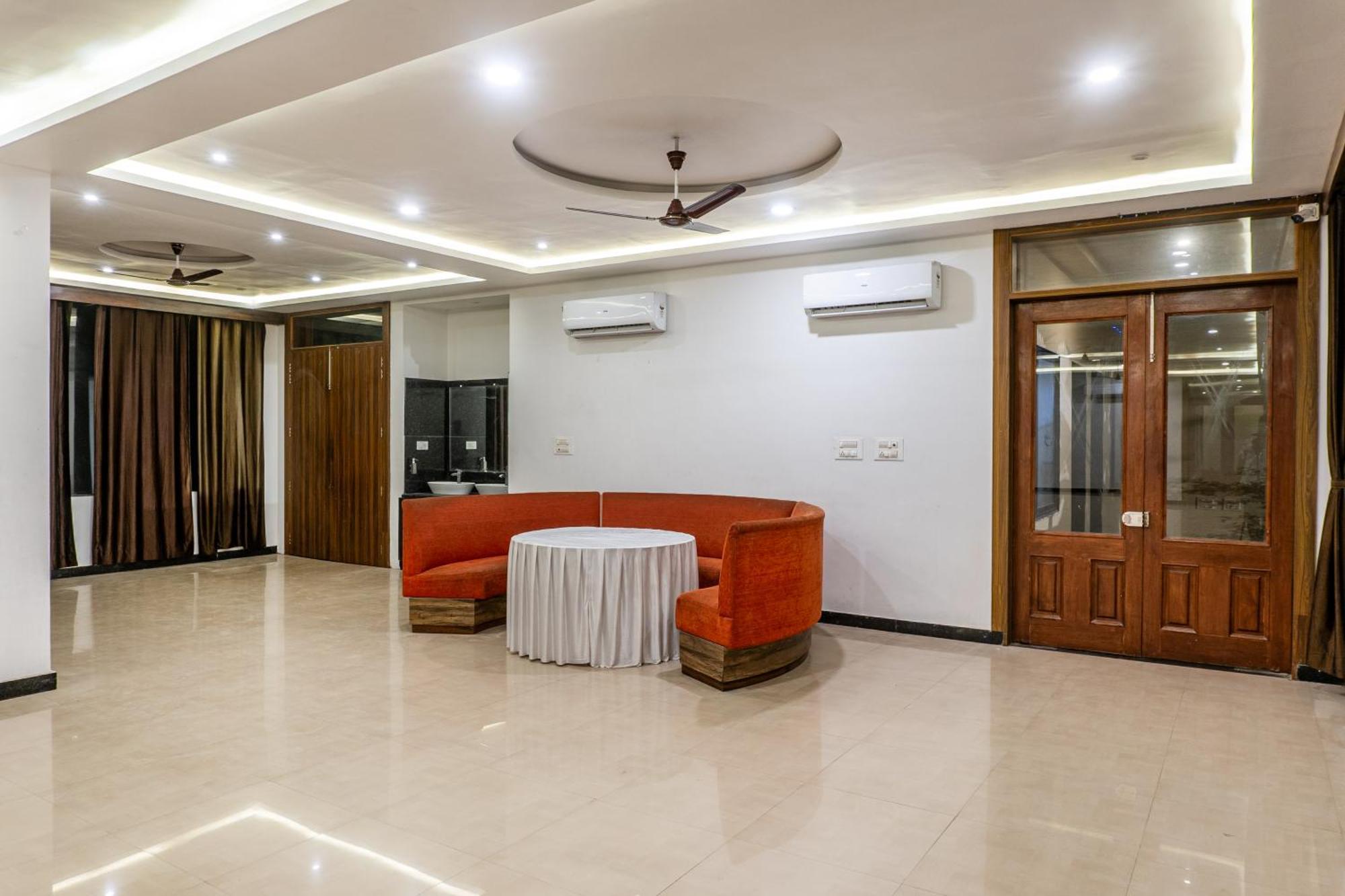 Treebo Spirit Residency Hotel Udaipur Bagian luar foto