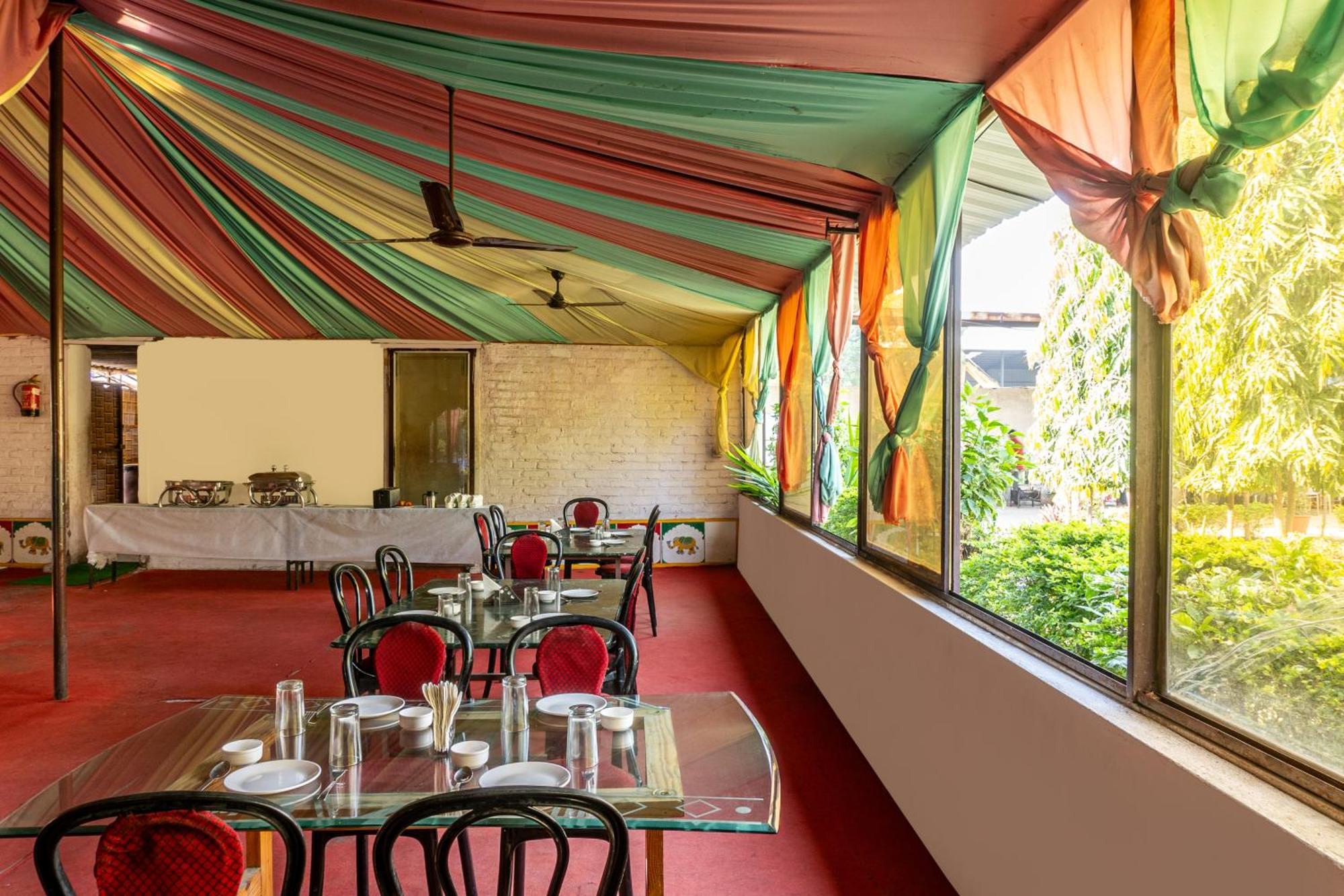 Treebo Spirit Residency Hotel Udaipur Bagian luar foto